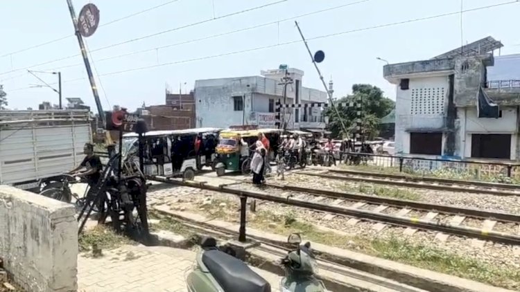 बरेली के बाकरगंज और स्वाले नगर फाटक: आधुनिकीकरण के दावों की खुलती पोल और जाम में फंसी ज़िंदगी